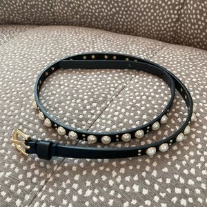 Preowned belt black and pearl size small
